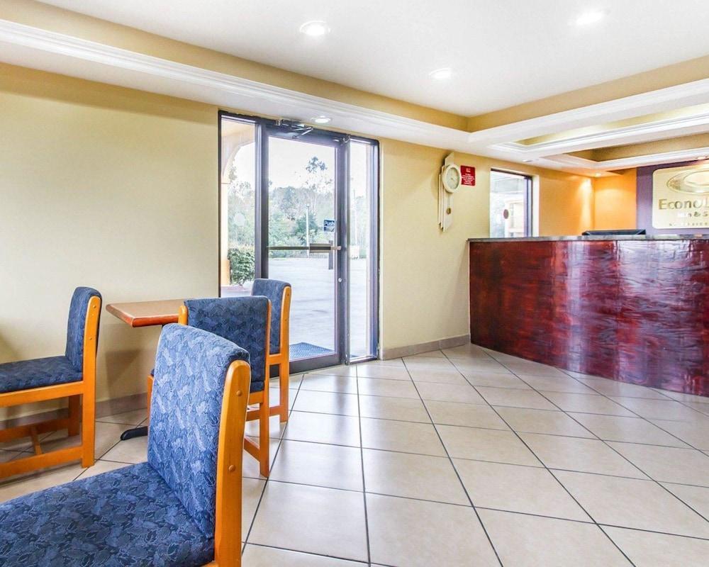 Econo Lodge Inn & Suites Evergreen Zewnętrze zdjęcie