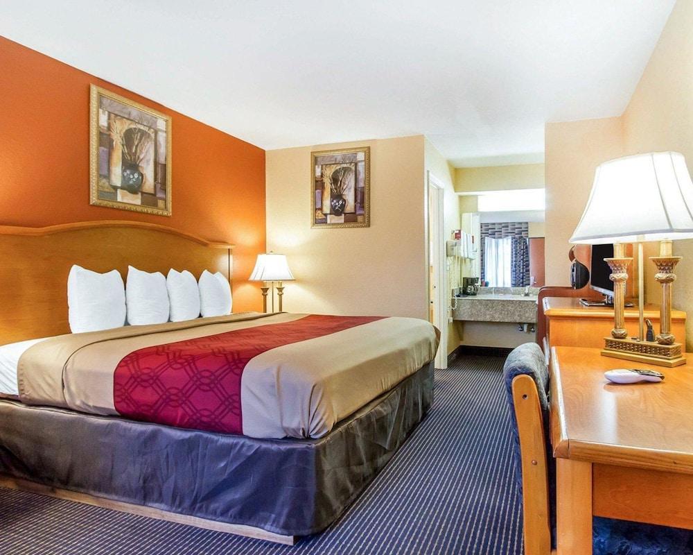 Econo Lodge Inn & Suites Evergreen Zewnętrze zdjęcie