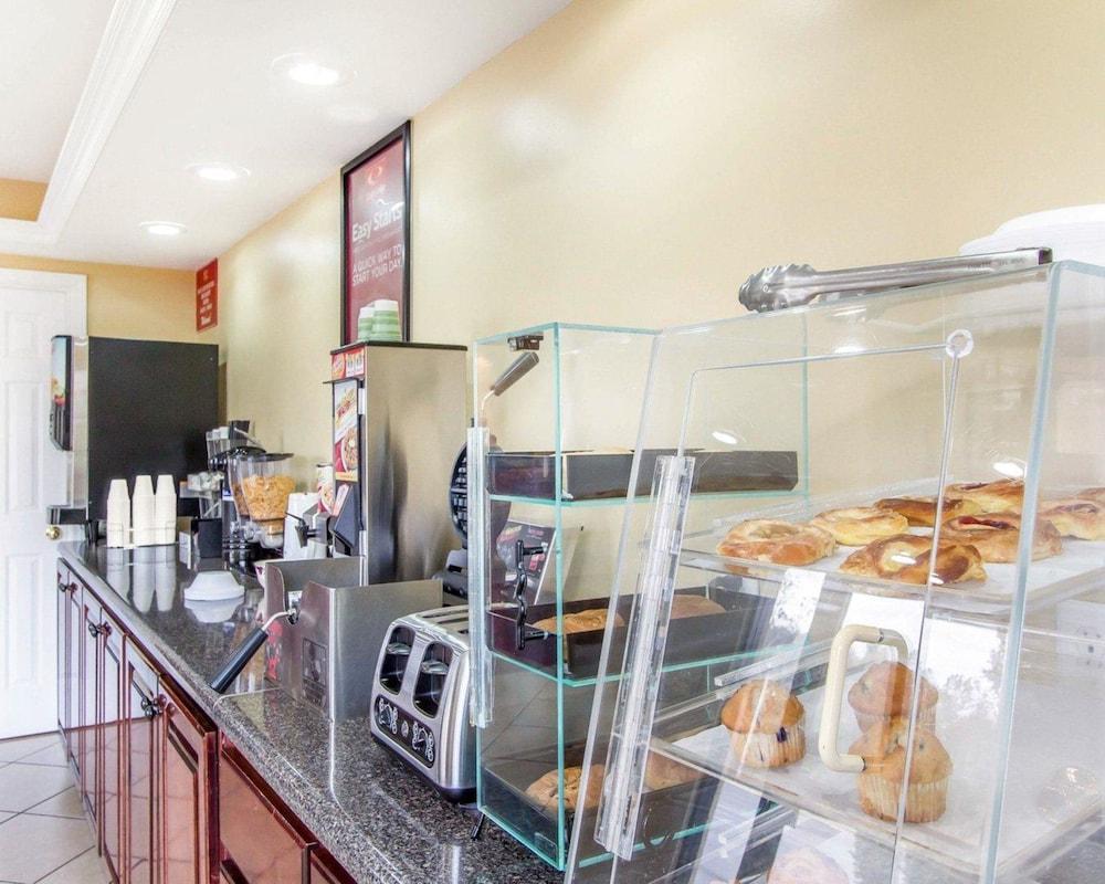 Econo Lodge Inn & Suites Evergreen Zewnętrze zdjęcie