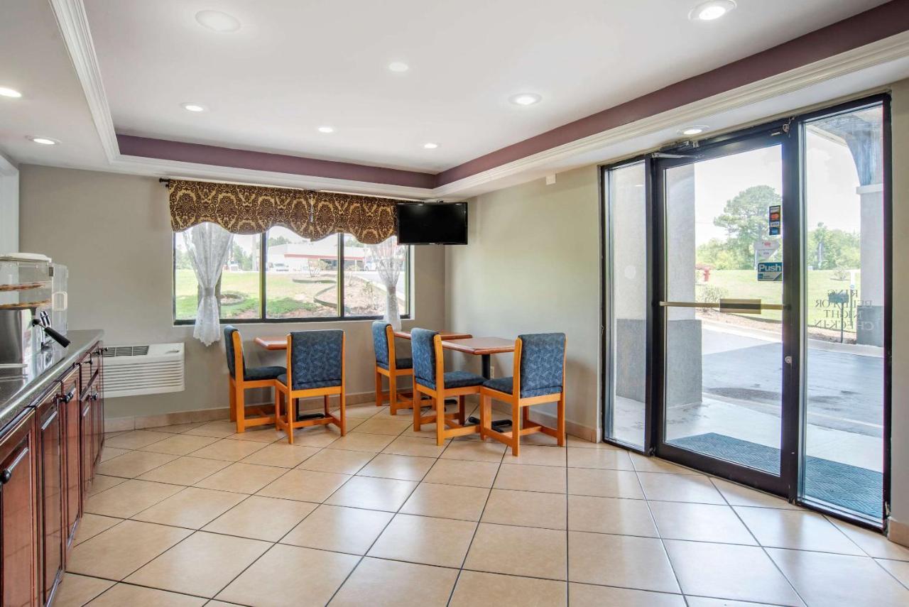 Econo Lodge Inn & Suites Evergreen Zewnętrze zdjęcie