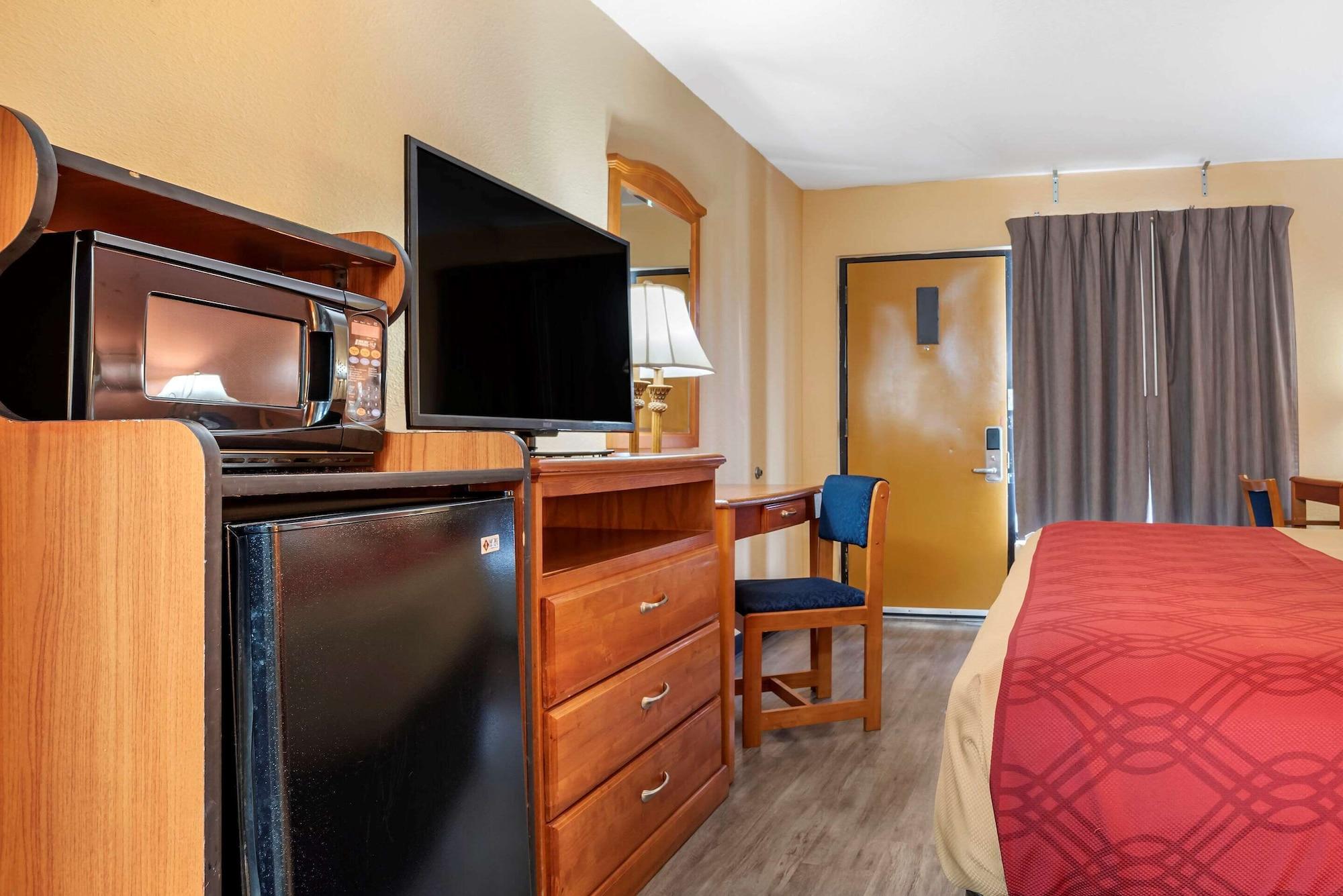 Econo Lodge Inn & Suites Evergreen Zewnętrze zdjęcie