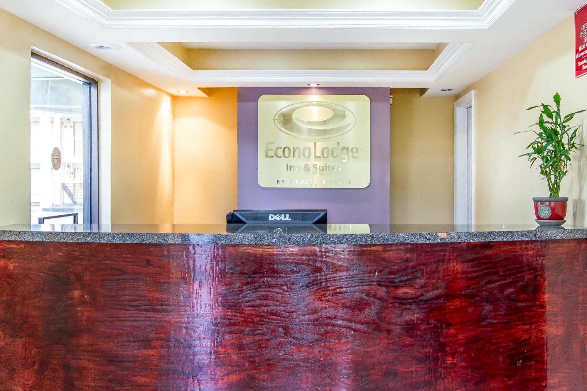 Econo Lodge Inn & Suites Evergreen Zewnętrze zdjęcie