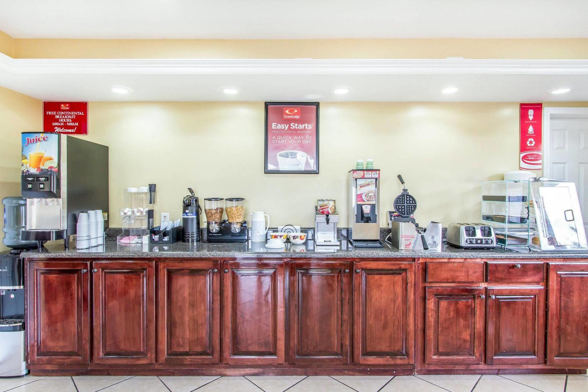 Econo Lodge Inn & Suites Evergreen Zewnętrze zdjęcie