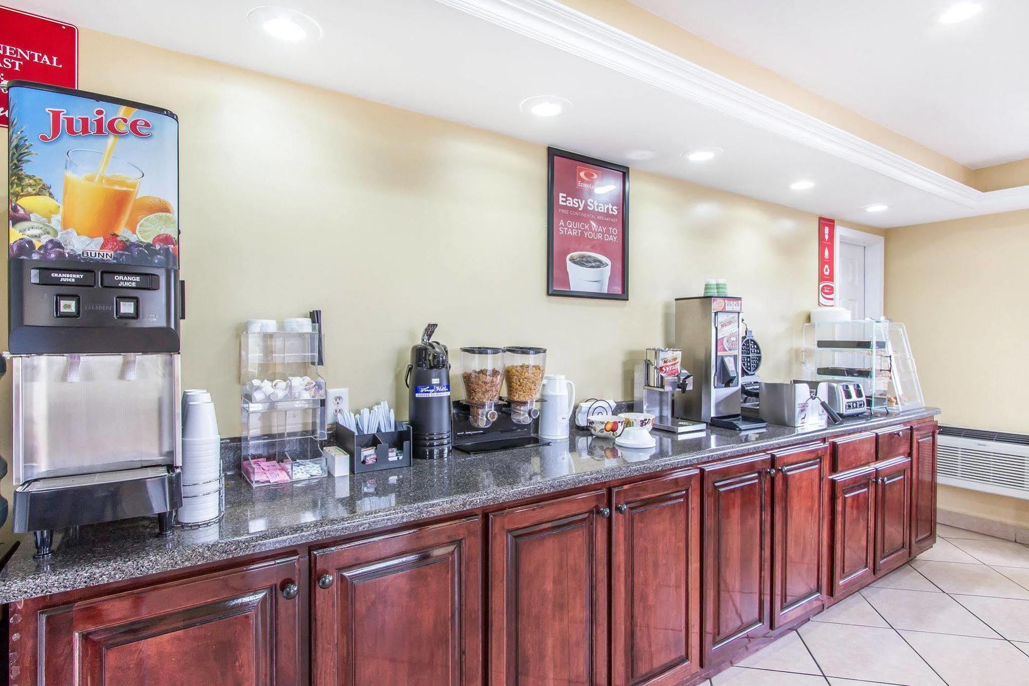 Econo Lodge Inn & Suites Evergreen Zewnętrze zdjęcie